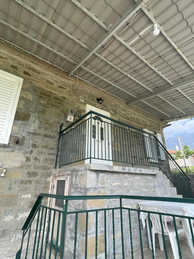 Villa Lochia - Mikrospilia House Buitenkant foto
